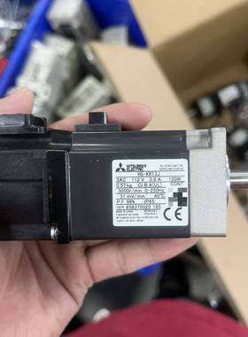 三菱伺服电机HG-KR13J，100W功率，3AC 112V
