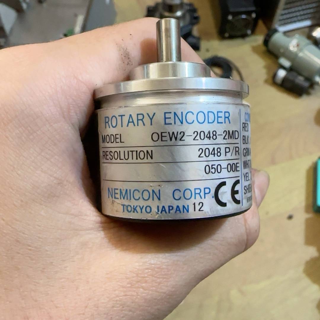 日本内密控旋转编码器，型号OEW2-2048-2MD，分