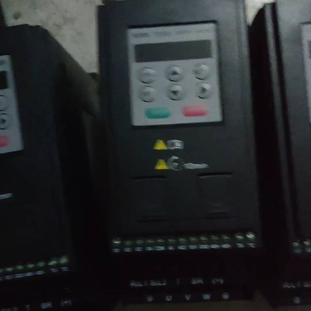 [议价]奕创飞ECF80-3.7KW重载变频器三台，成色