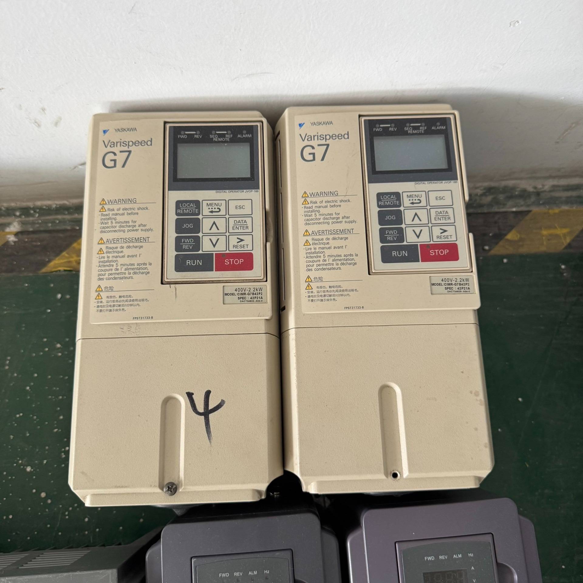 [议价]安川G7变频器2.2KW，型号CIMR-G7B42P2，38