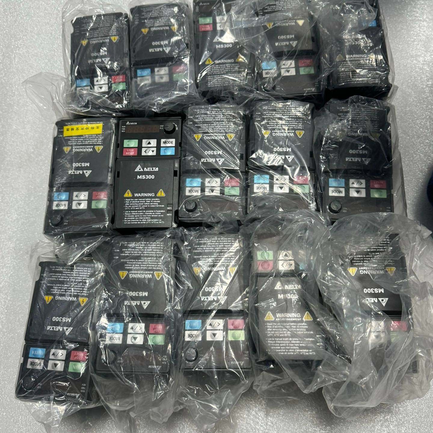 台达ME300变频器，型号VFD2A8ME21ANNAA，0