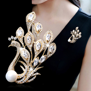 时尚 披肩丝巾扣 金色孔雀高档胸针女气质胸花西装 外套别针配饰开衫