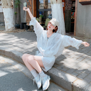 2025夏季新款小个子时尚减龄套装女绝美纯色蕾丝连帽拉链外套短裤图片