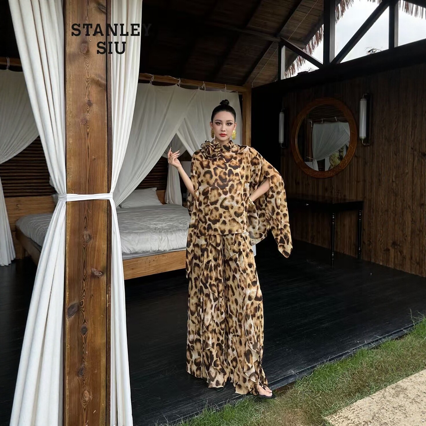 夏季新款豹纹四季印花胸花飞飞袖套装时尚宽松衬衫阔腿裤两件套女