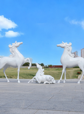 户外白色新年飞马造型云朵秋千玻璃钢雕塑公园广场商场装饰品摆件