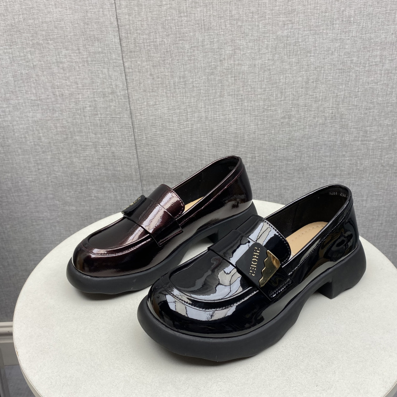 撤柜断码处理女鞋2025秋季新款时尚百搭舒适圆头一脚蹬低跟乐福鞋