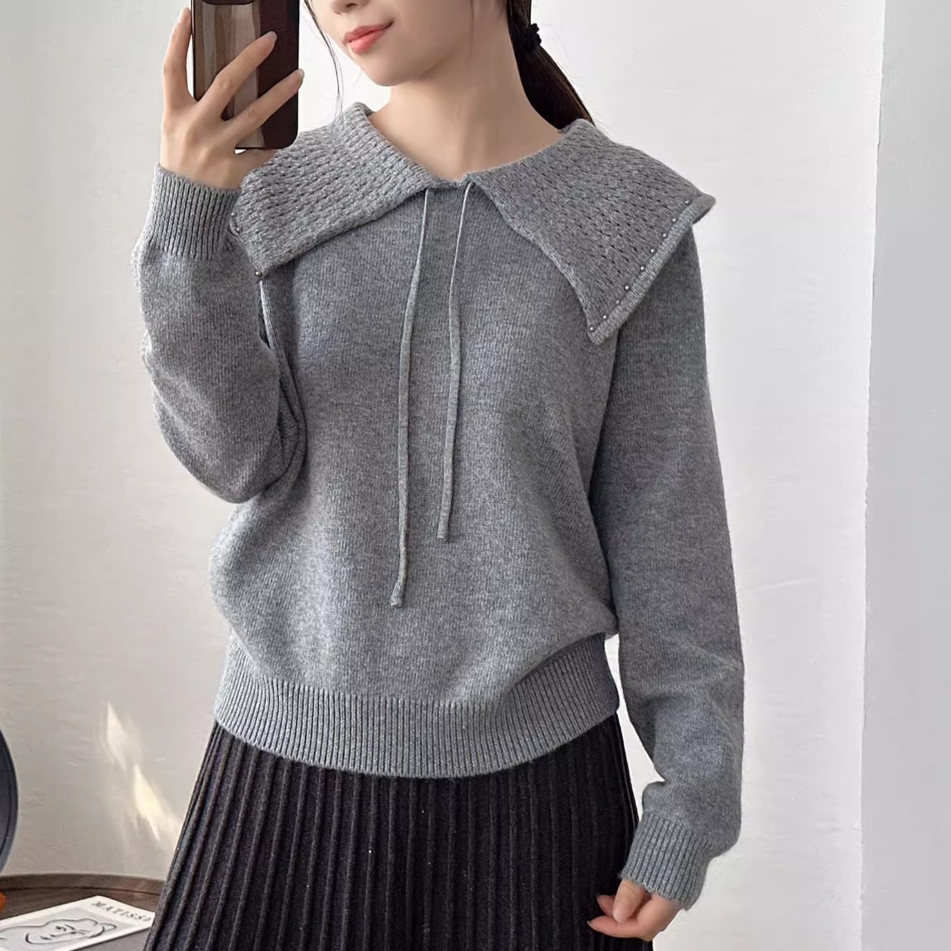 娃娃领系带钉珠套头毛衣女宽松2025秋冬新款时尚外穿羊毛针织衫