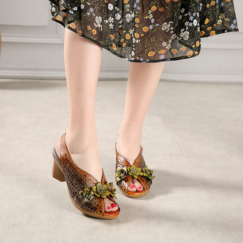 2024夏季新款民族风真皮粗跟牛皮凉鞋女手工复古镂空花朵中跟女鞋