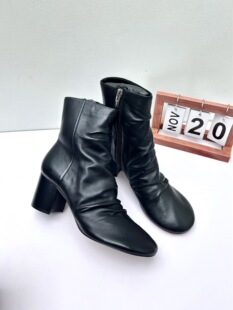 出口美国订单真皮复古风褶皱女短靴大圆头侧拉链高跟黑色中筒短靴