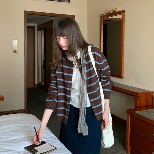 2026韩系慵懒感条纹毛针织衫秋冬女条纹撞色长袖复古圆领开衫外套