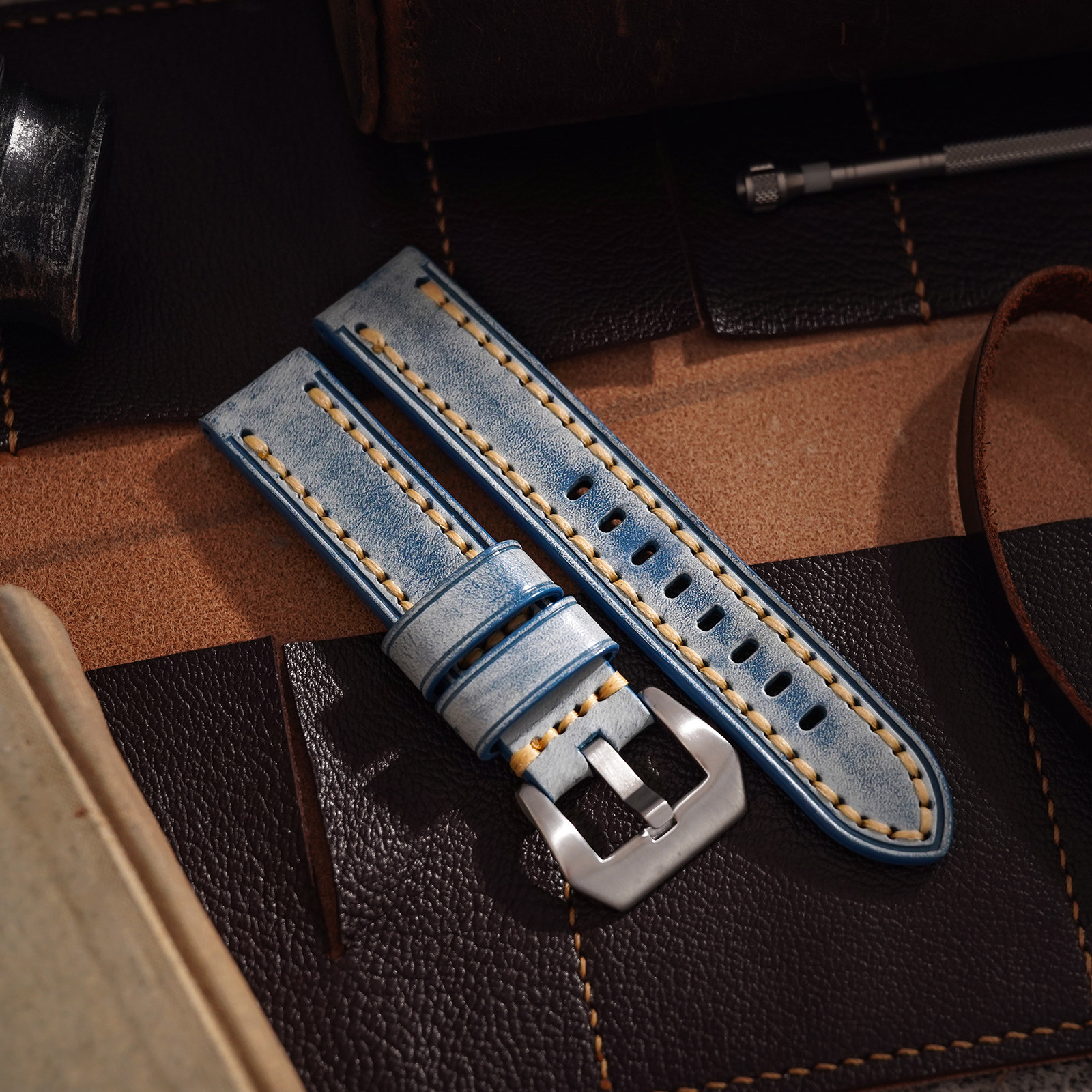 手工意大利擦蜡马僵皮表带20 22 24MM蓝复古男适配胖大海PAM牛皮