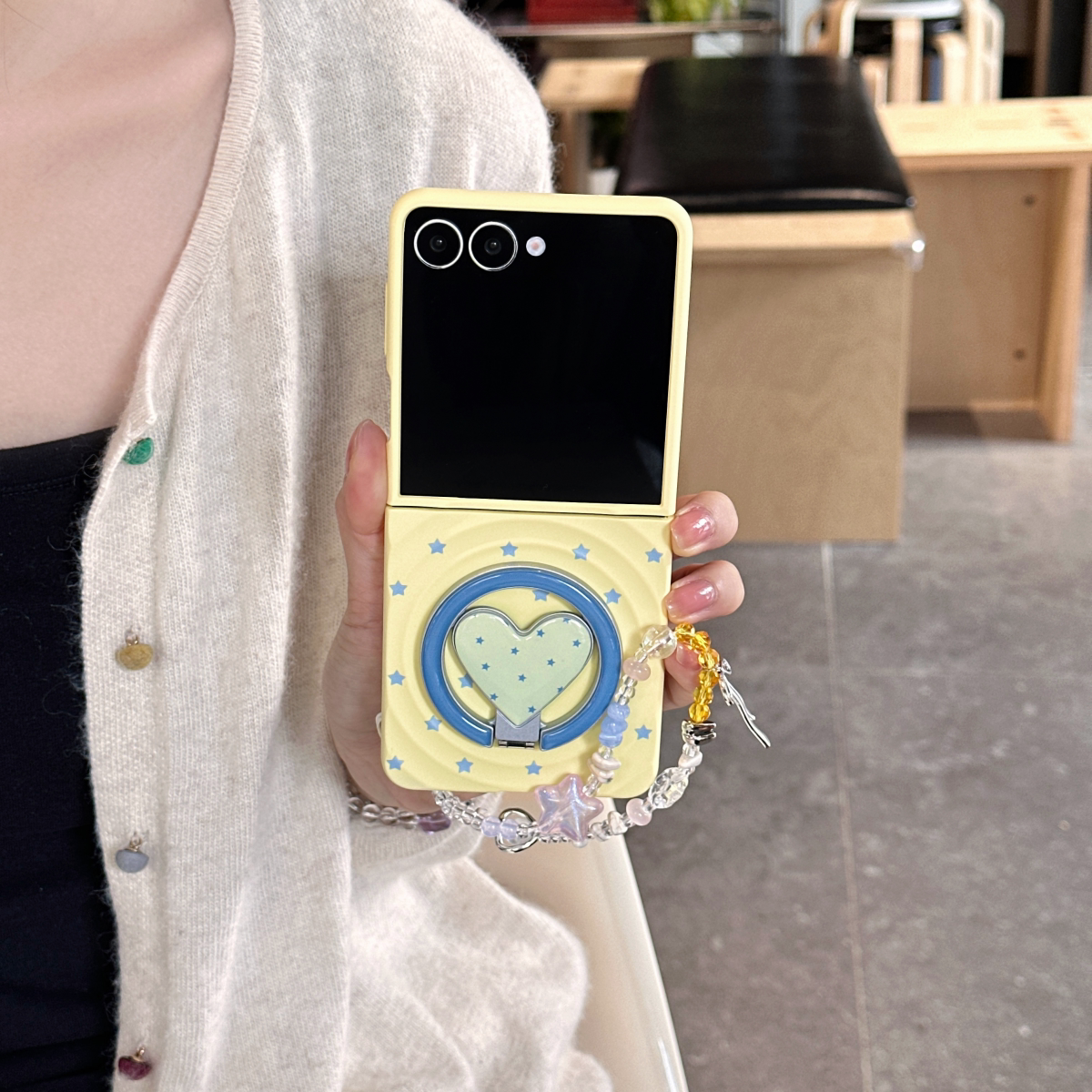 奶黄色星星波漾壳磁吸支架适用韩国三星GalaxyZFlip7/6手机壳全包zflip7fe折叠屏w24flip翻盖保护套Flip4/3女