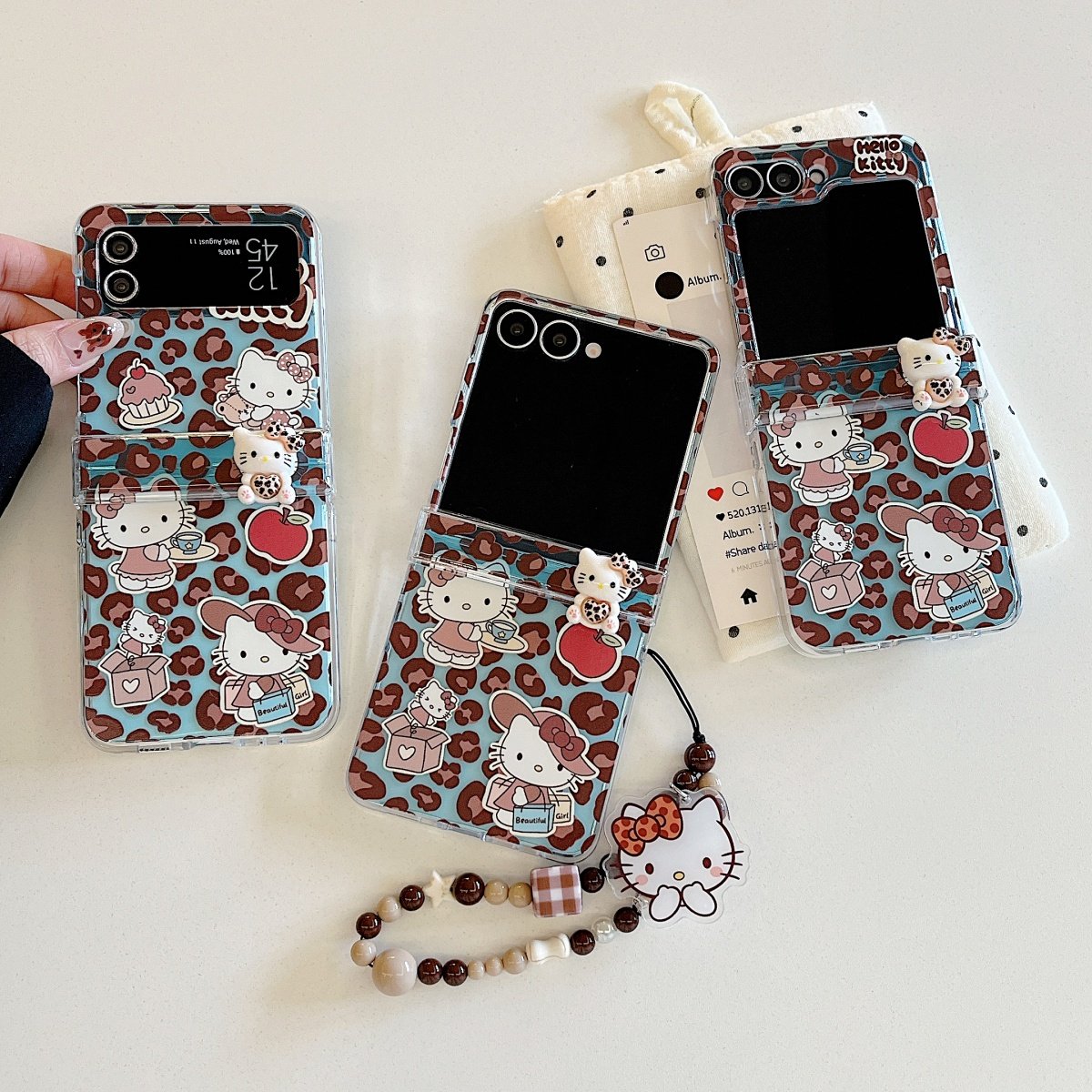 蓝色豹纹kitty凯蒂猫挂绳适用三星ZFlip7/6/5手机壳全包zflip7fe折叠屏w24flip翻盖保护套OPPOFindN3Flip荣耀