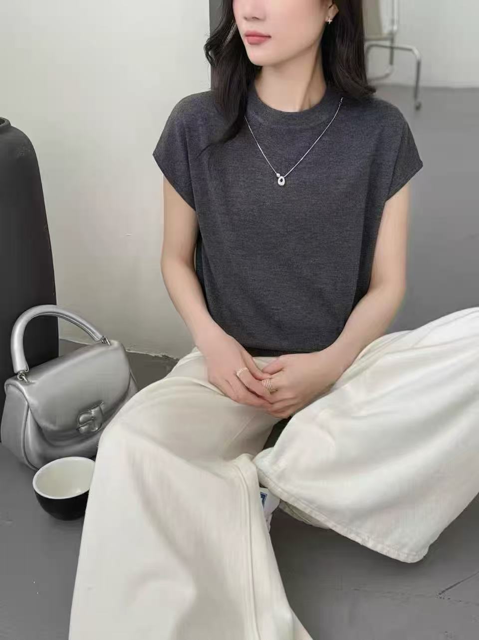 小四专享～新款女装纯色气质圆领裤子