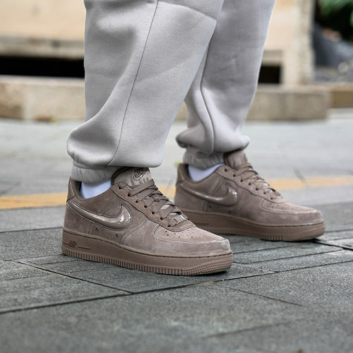 nike耐克女鞋空军一号AIR FORCE 1 '07运动鞋休闲鞋HV4406-200