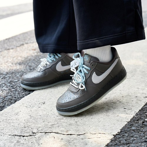 nike耐克女鞋AIR FORCE 1 '07 LV8运动鞋休闲鞋IR5690-256