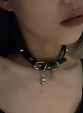 纯欲风甜酷辣妹chocker项圈小众设计感皮制铃铛锁骨项链颈链颈带