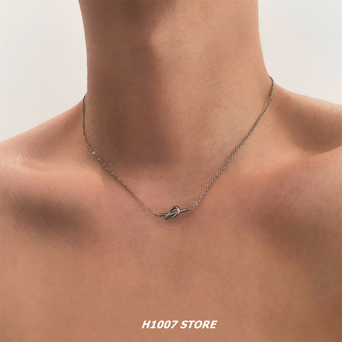 趣味打结细链钛钢男款锁骨链不掉色项链女生锁骨链设计高级毛衣链