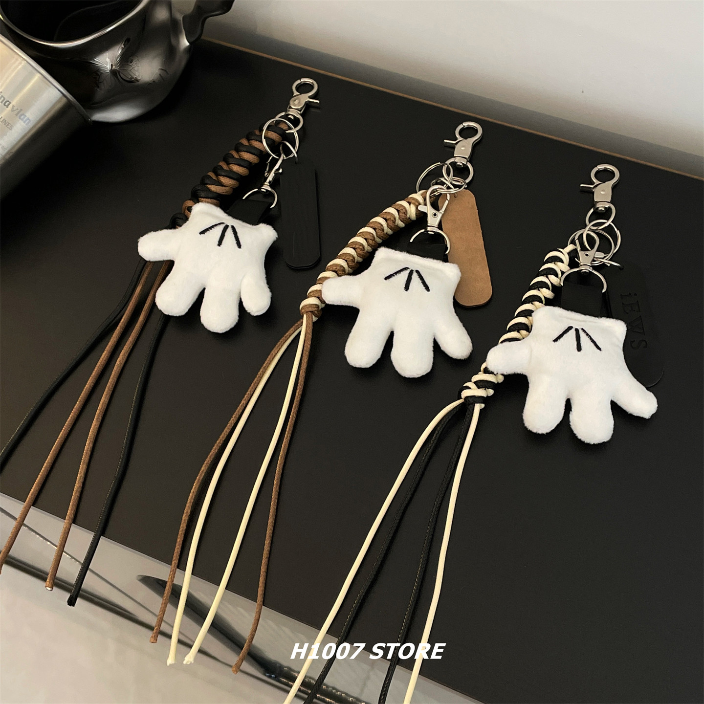 美式嘻哈风编绳款白手套挂件男款裤链女小众钥匙包挂腰间挂饰新款