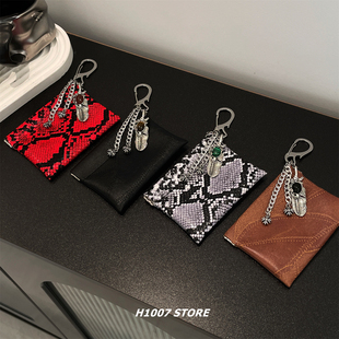 原创款羽毛十字花蟒纹包挂件男款裤链女小众嘻哈钥匙包挂腰间挂饰