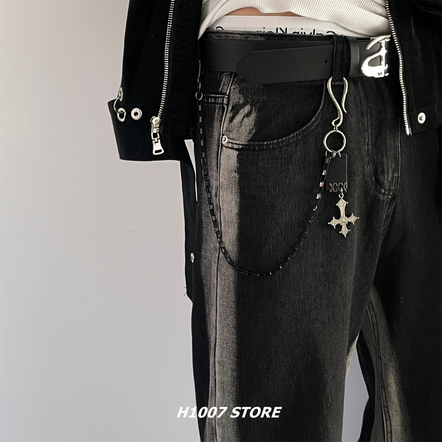 黑色链条皮革十字挂件男款裤链女小众设计嘻哈风钥匙包挂腰间挂饰