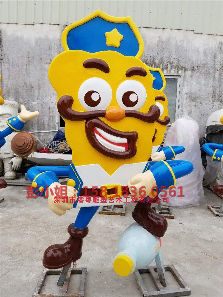 上海欢乐谷饼干先生卡通雕塑玻璃钢饼干造型公仔摆件商场美陈