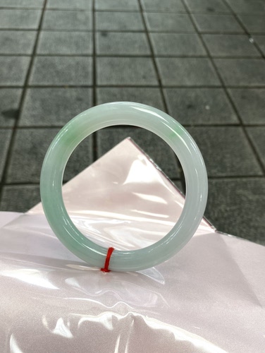 大口径冰糯种飘阳绿白底青圆条天然缅甸翡翠手镯正品女款口径60mm