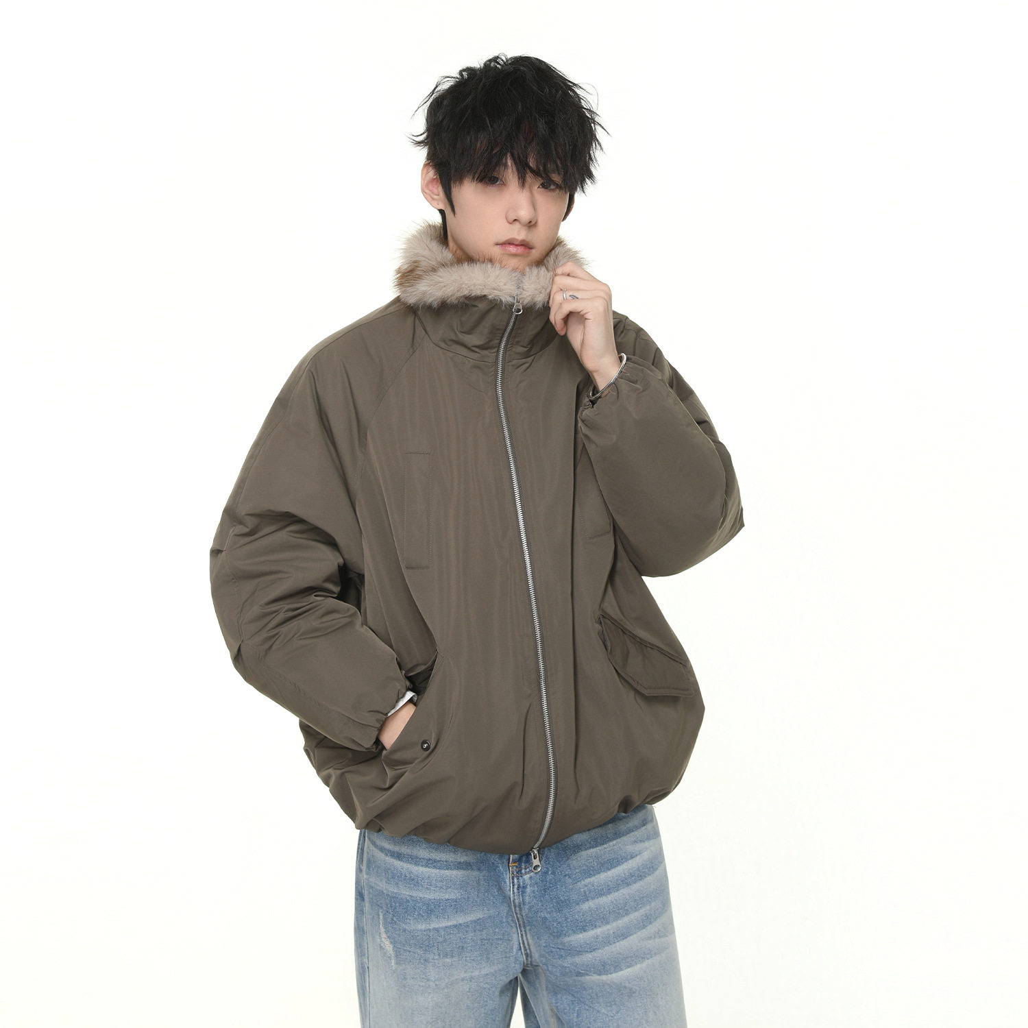 981018|座山雕氛围感毛领宽松90白鸭绒保暖纯色羽绒服潮