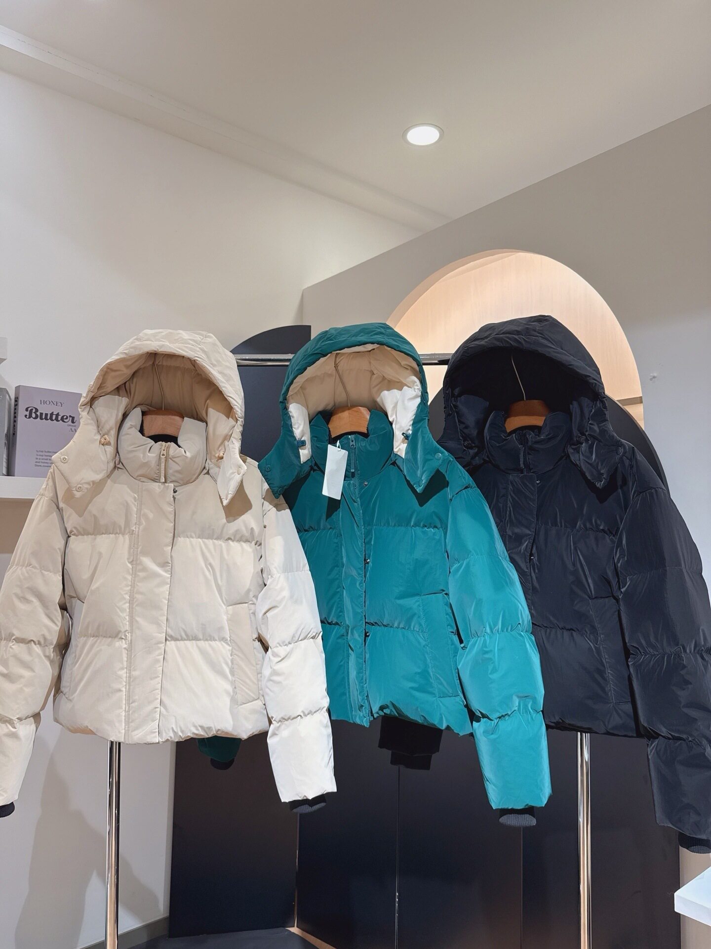 谭松韵同款可2025冬季新款连帽羽绒服女短款加厚保暖白鸭绒面包服