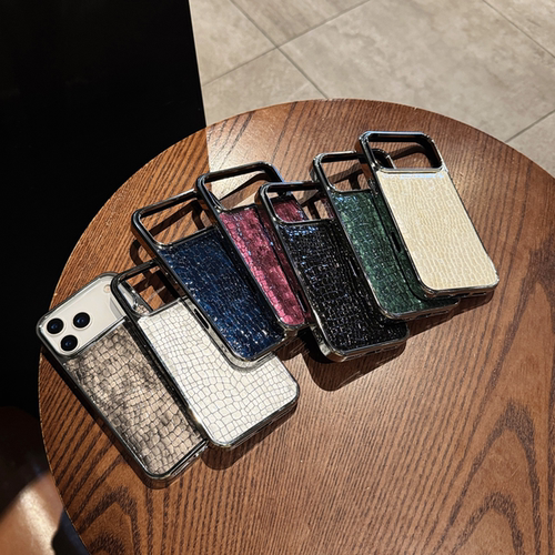大孔鱼纹适用iPhone17promax手机壳新款16pro苹果高级感15plus电镀14/13男女12防摔11鳄鱼纹