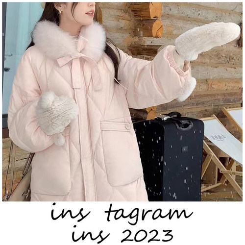 圣代羽绒服 俏皮系带狐狸毛领长款菱格纹显瘦羽绒服女