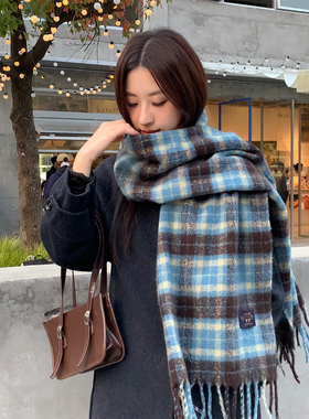 2025新款格子仿羊绒围巾女冬季氛围感蓝咖色显白保暖加厚披肩围脖