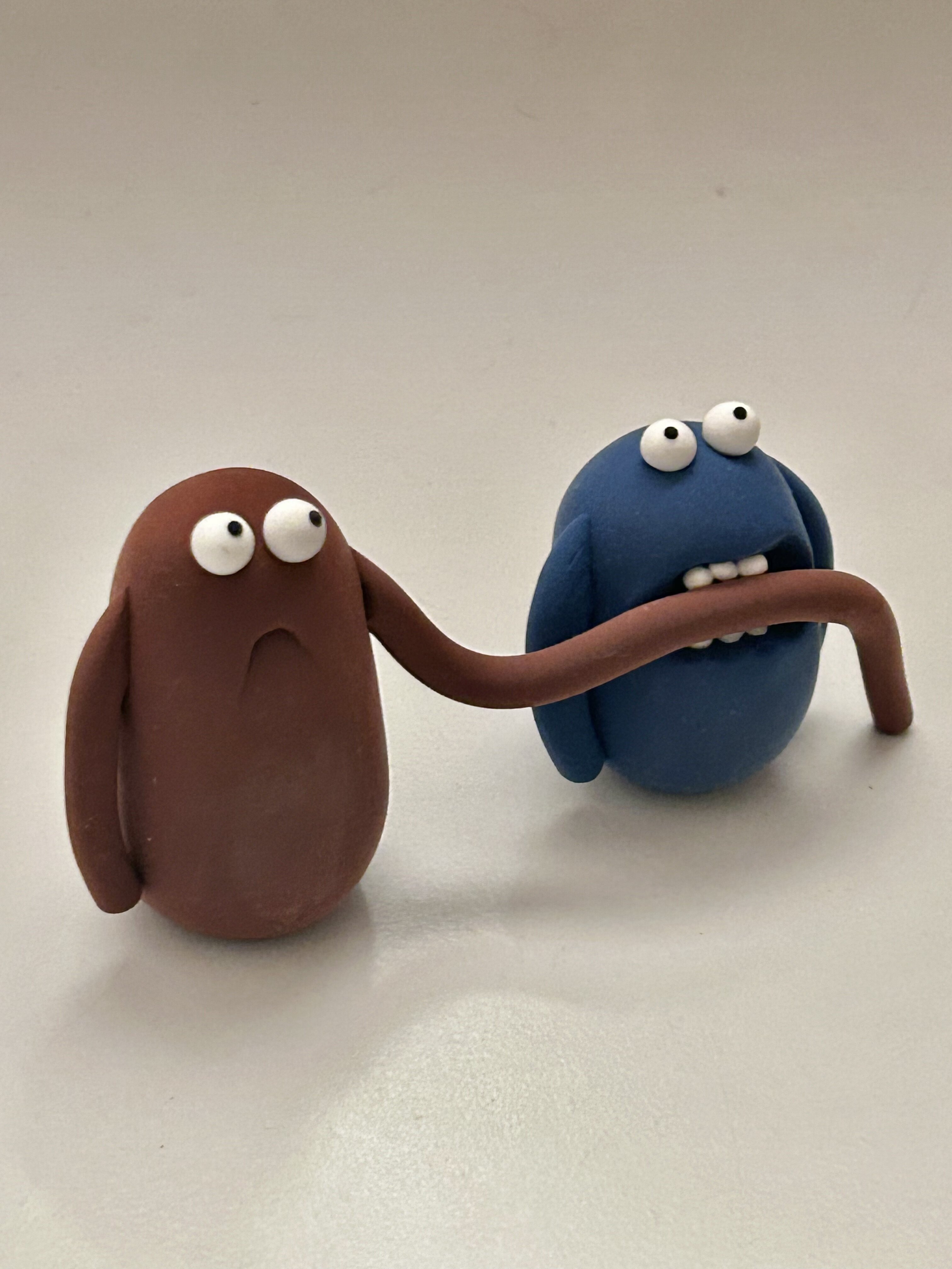 咬手手小怪兽超轻粘土摆件原创创意有趣可爱丑萌