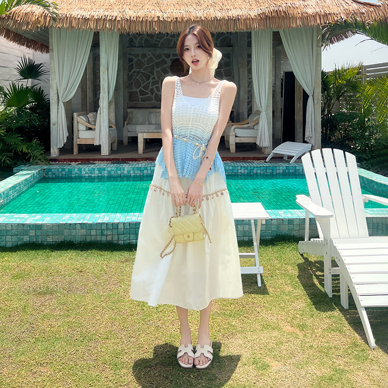 度假风套装女夏季新款别致镂空上衣白色背心半身裙三件套