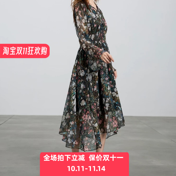 伊布家IBUD秋季新款雪纺印花连衣裙长裙V领喇叭度假女18L00