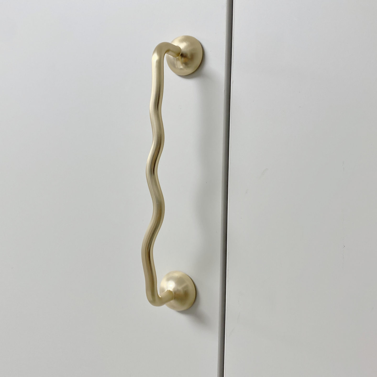 波浪形家用柜门拉手锌合金轻奢现代简约螺丝安装家具抽屉衣柜把手