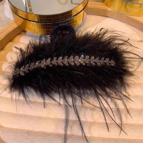 明星同款水钻羽毛抓夹高级感发夹毛绒鲨鱼夹百搭简约