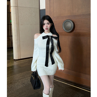 小心机露肩长袖蝴蝶结白色针织连衣裙秋冬性感纯欲修身包臀毛衣裙