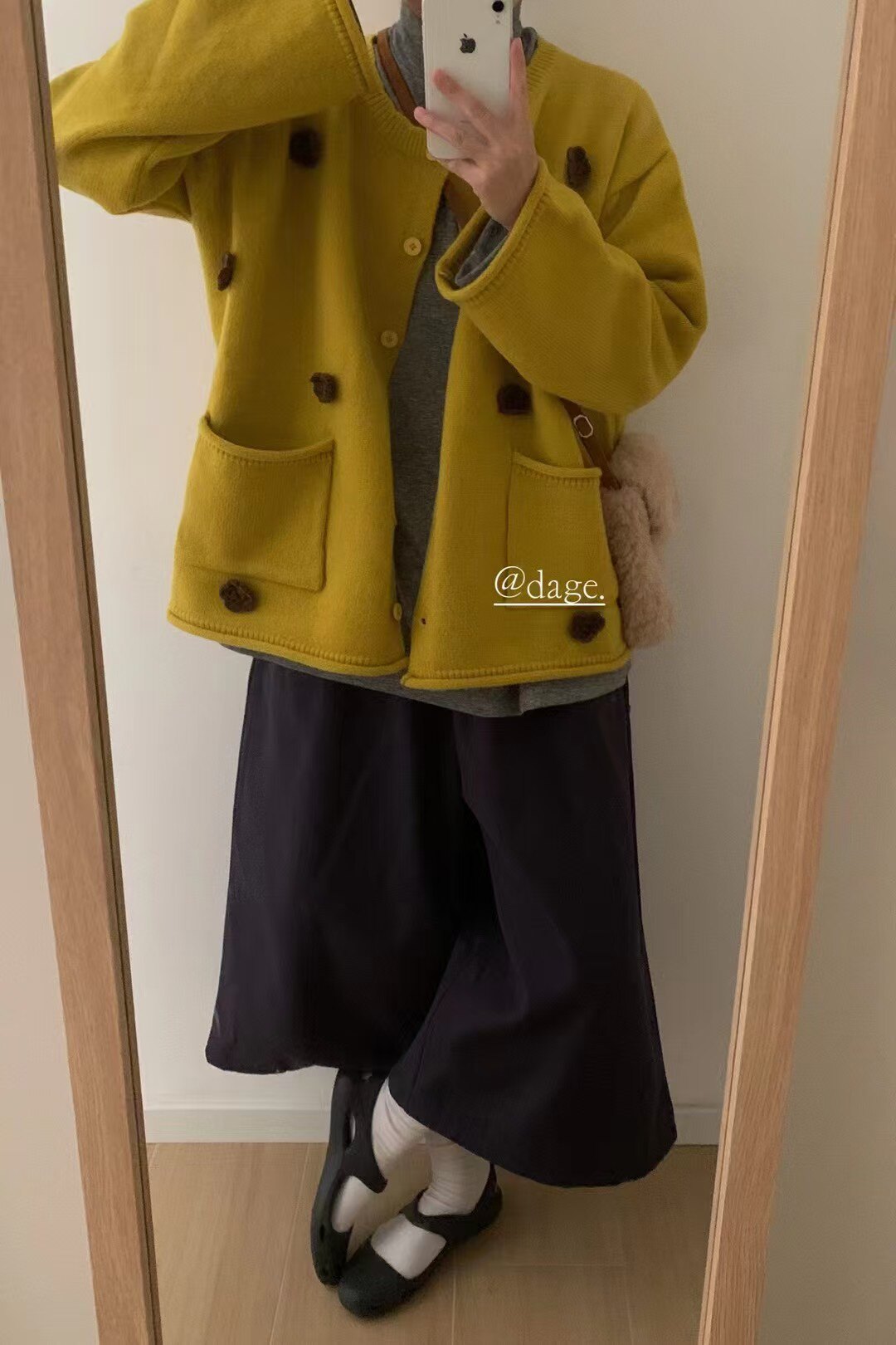 20112女常规款针织慵懒风毛针织衫冬季厚款落肩袖钩花毛衣外套