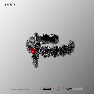 原创设计哥特式不规则暗黑风红宝石十字架开口戒指叠戴小众食指戒