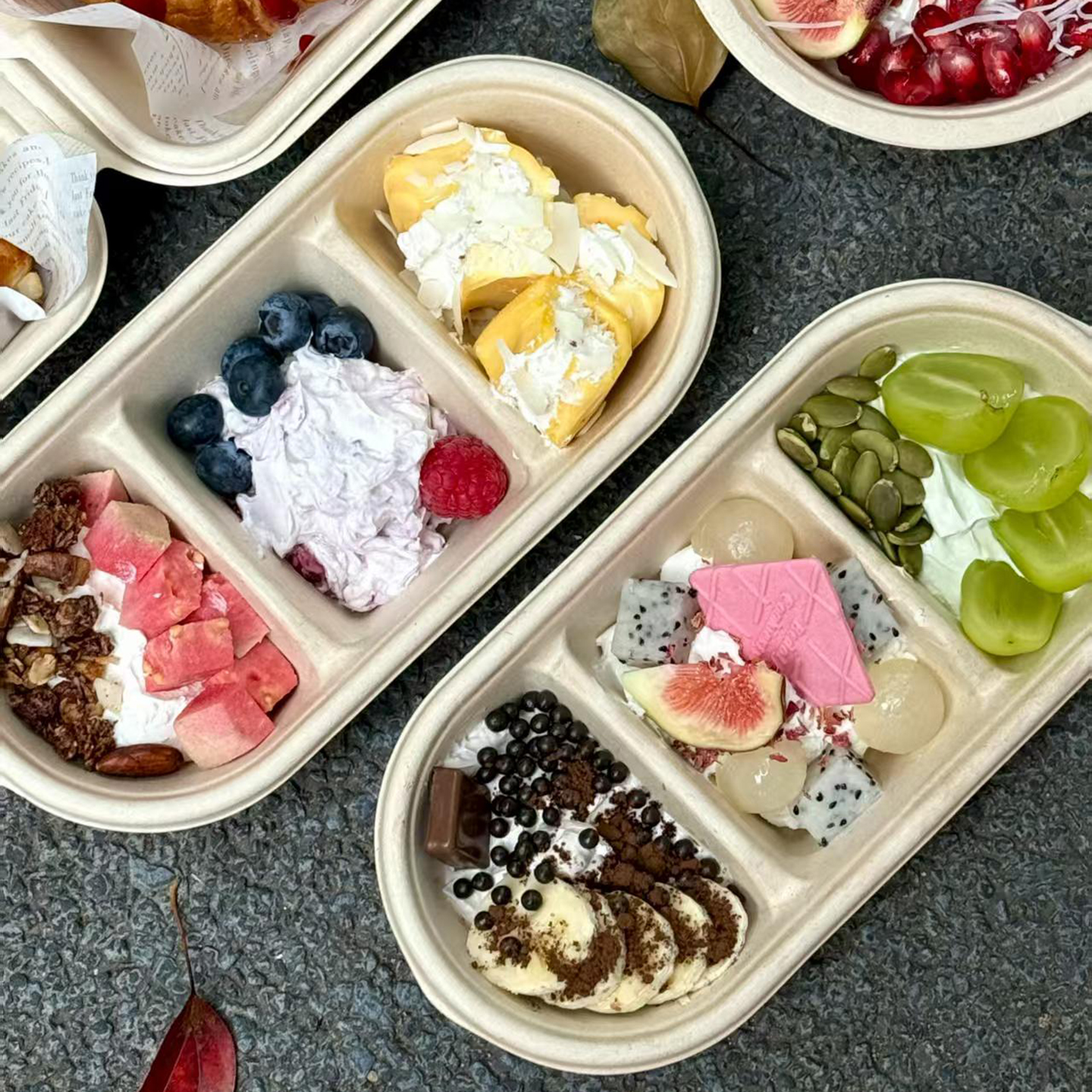 喇叭花三味蛋糕盒便当盒一次性纸浆长条三格甜品盒烘焙冷萃酸奶碗