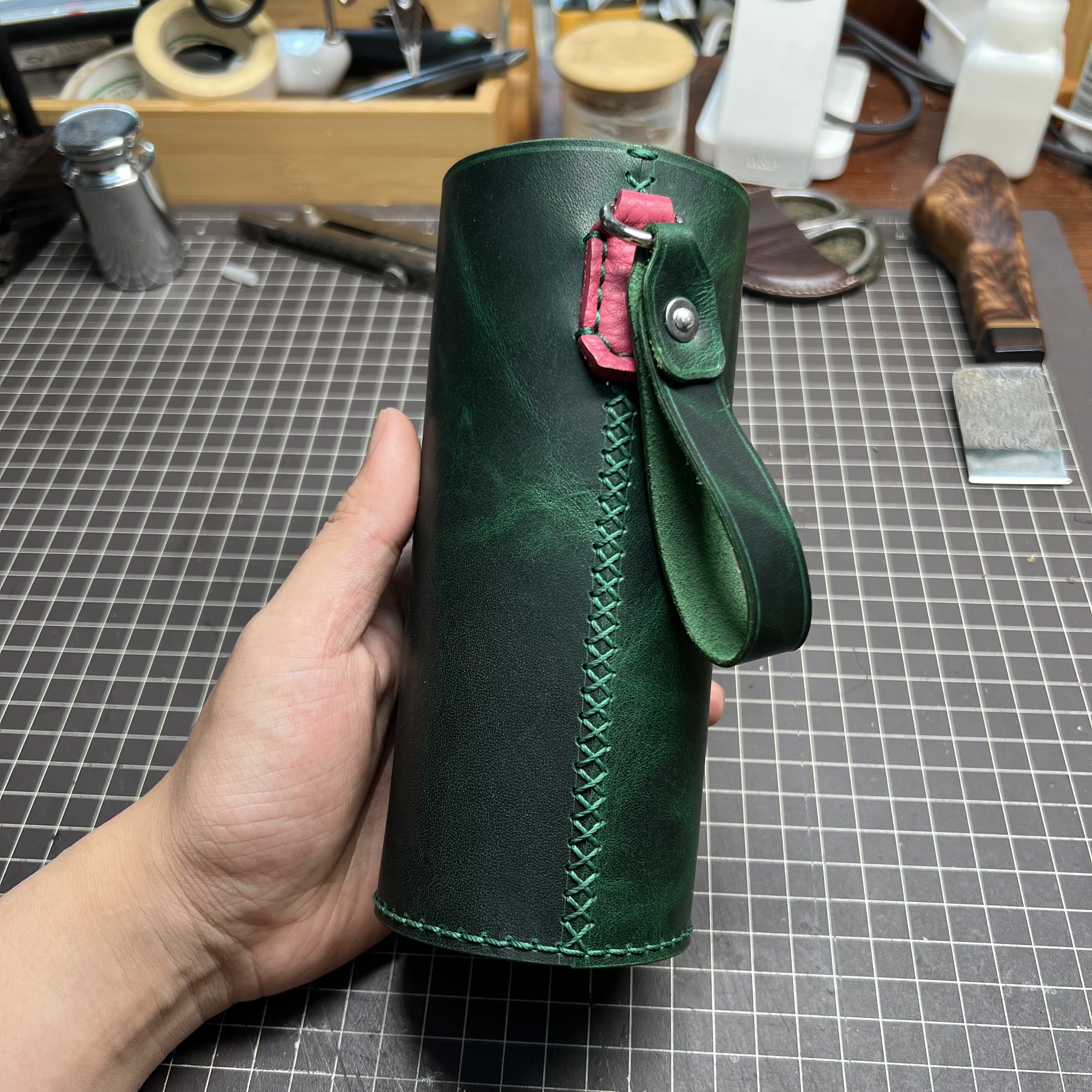 手工定制头层牛皮杯套适配保温杯