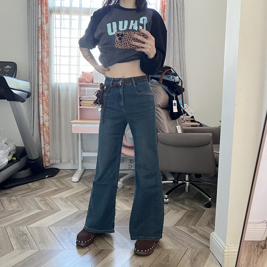 高弹薄中度绒喇叭拖地牛仔含皮带