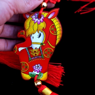 马年生肖小号木质挂件新年元旦单位礼品车内小挂饰中国结平安福字