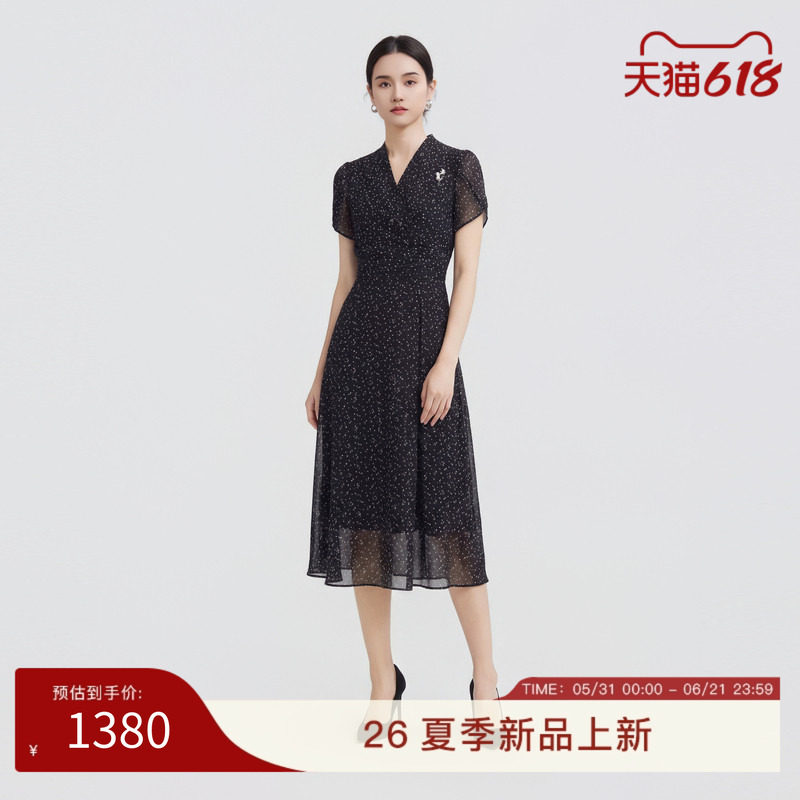 SUSSI/古色26春夏新款商场同款印花黑色通勤气质设计感中长连衣裙