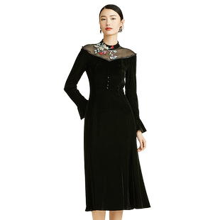 SUSSI/古色秋季新款黑色立领长袖刺绣中长款连衣裙女