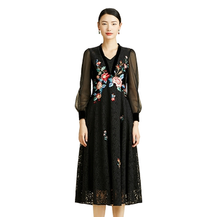 SUSSI/古色冬商场同款黑色V领泡泡长袖刺绣连衣裙