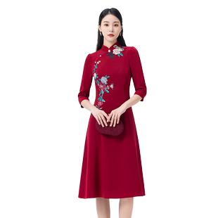 SUSSI/古色秋商场同款新年红装婚宴礼服刺绣新中式连衣裙女