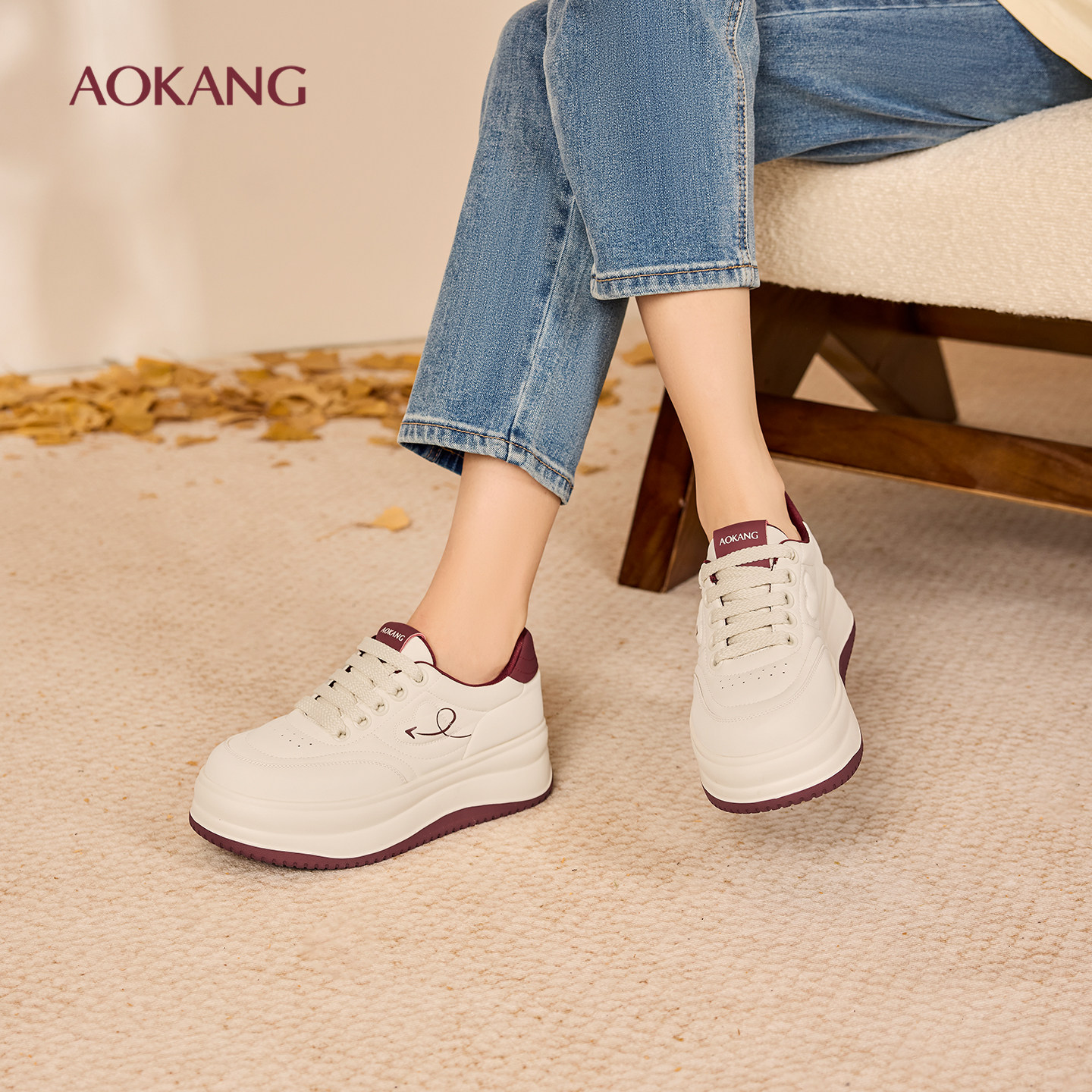 奥康 女鞋春秋板鞋圆头系带美萌面包鞋增高休闲鞋门店发货