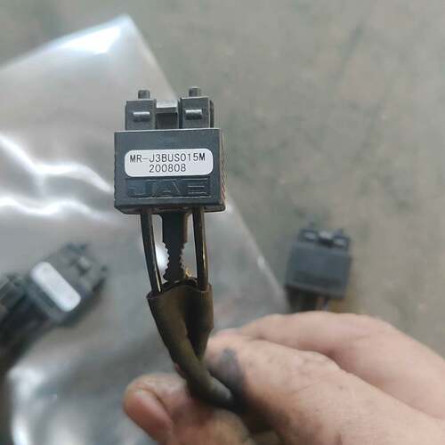 可维修下来的光纤线 MR-J3BUS015M议价